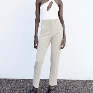 Viral Zara High-Waisted Taper Pants in Oyster White